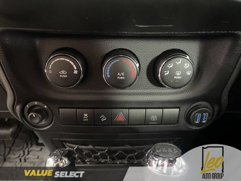 Used 2015 Jeep Wrangler Unlimited Sahara AWD/4WD image 22