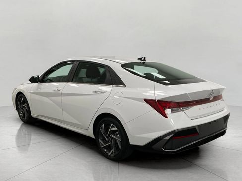Certified 2025 Hyundai Elantra SEL image 7