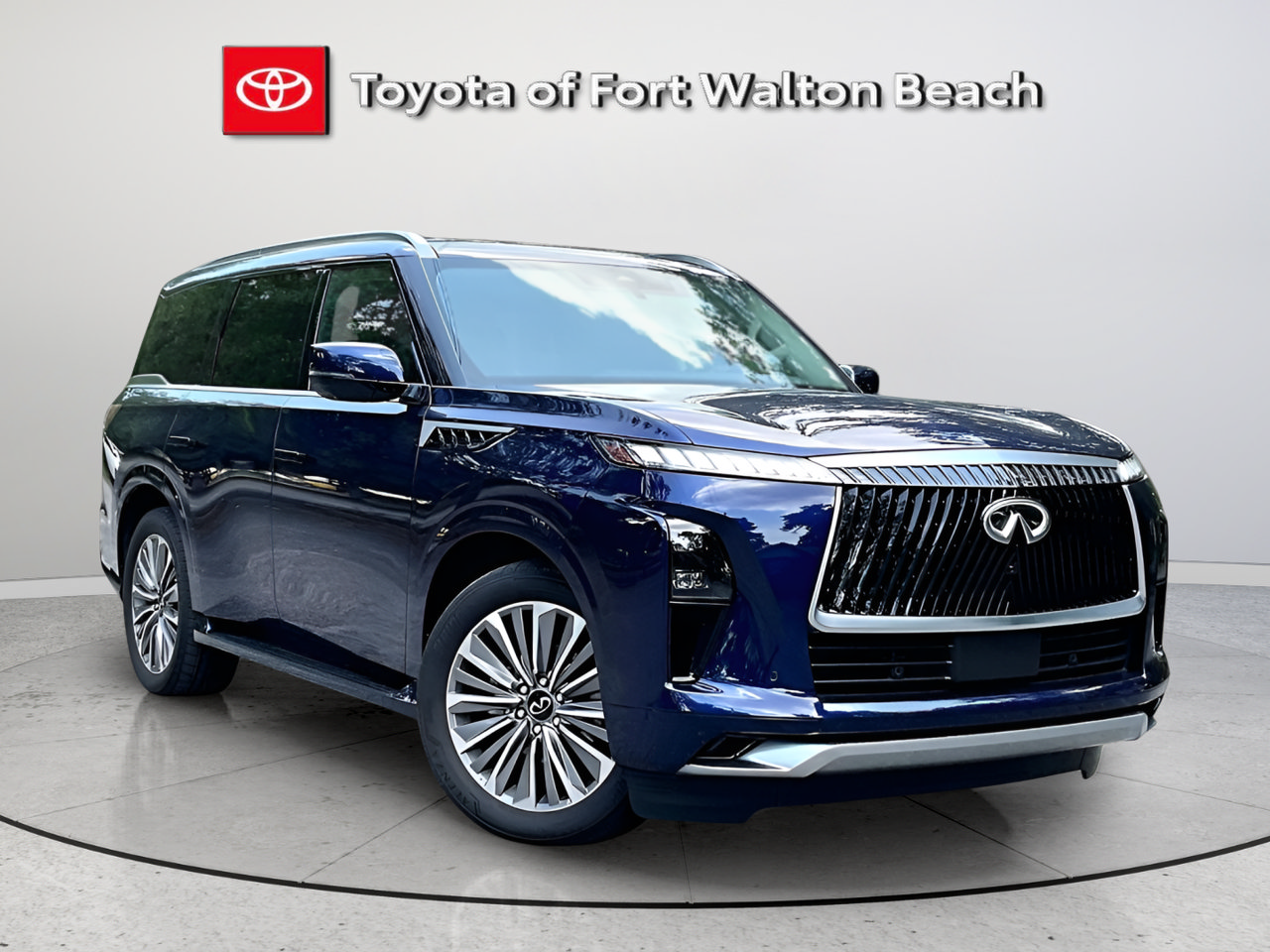 Used 2025 INFINITI QX80 Luxe AWD/4WD image 2
