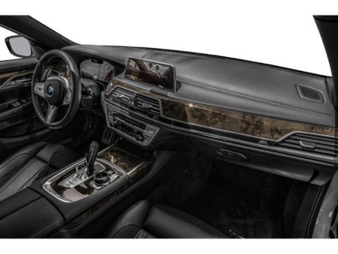 Used 2022 BMW 750i xDrive AWD/4WD image 18