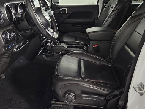 Used 2021 Jeep Wrangler Unlimited Sahara image 22