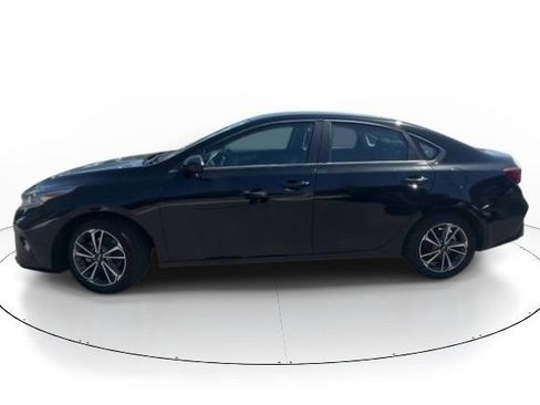 Used 2023 Kia Forte LXS FWD image 6