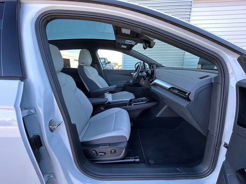 Used 2021 Volkswagen ID.4 Pro S image 37