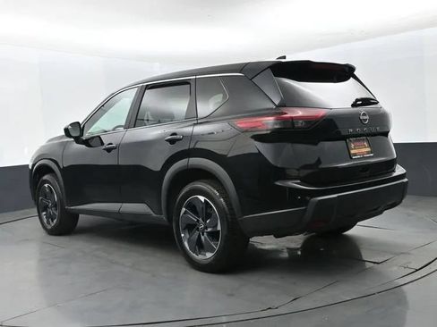 Used 2025 Nissan Rogue SV FWD image 9