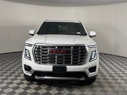 Used 2025 GMC Yukon XL Denali AWD/4WD image 5