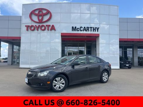 Used 2014 Chevrolet Cruze LS FWD image 1