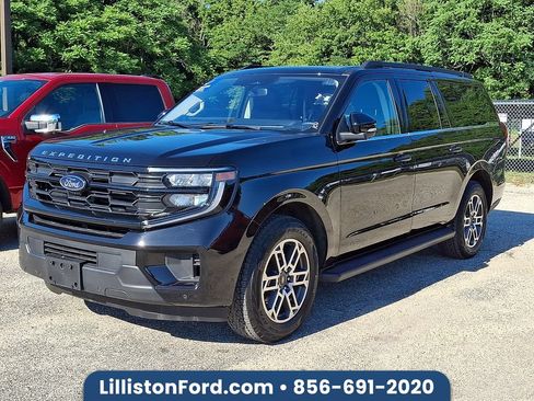 Used 2025 Ford Expedition Max Active AWD/4WD image 1