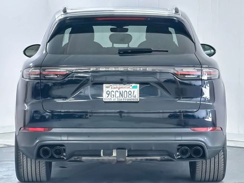 Used 2023 Porsche Cayenne Platinum Edition AWD/4WD image 7