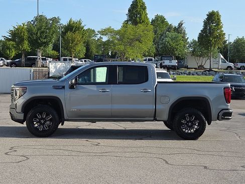 Used 2024 GMC Sierra 1500 AT4 w/ Technology Package AWD/4WD image 2
