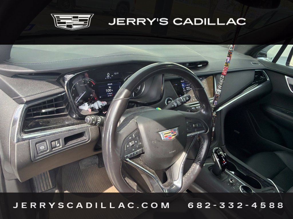 Used 2022 Cadillac XT6 Luxury FWD image 8