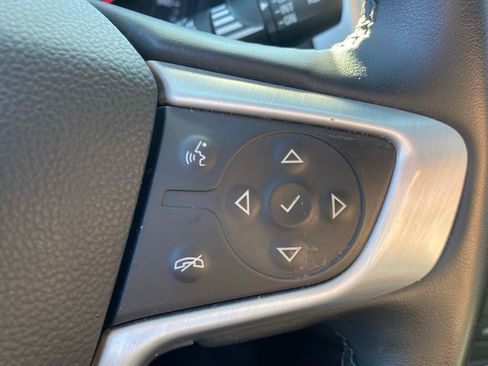 Used 2023 GMC Terrain SLT image 29