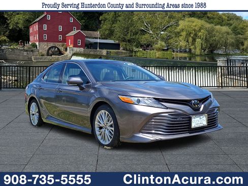 Used 2018 Toyota Camry XLE w/ Protection Package (Q2) FWD image 1