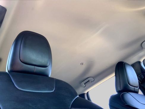 Used 2021 Jeep Cherokee Latitude Plus FWD image 14