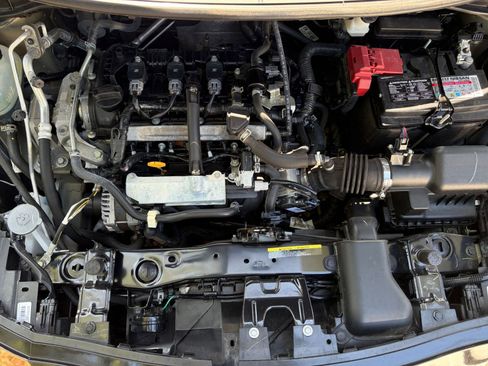 Used 2025 Nissan Versa SV image 30