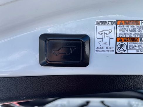 Used 2018 Toyota RAV4 XLE image 14