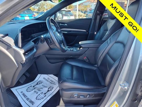 Used 2024 Cadillac XT4 Premium Luxury image 6