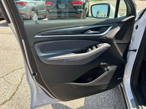 Used 2024 Buick Enclave Premium image 10