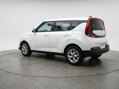 Used 2025 Kia Soul LX w/ LX Technology Package image 6