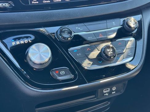 Used 2020 Chrysler Pacifica Touring-L image 20