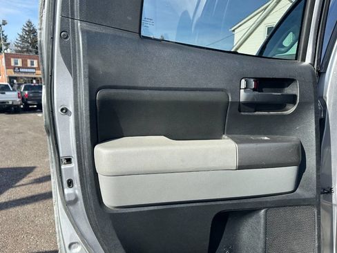 Used 2010 Toyota Tundra 4x4 Double Cab image 12