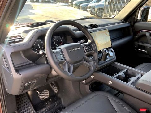 New 2026 Land Rover Defender 130 X-Dynamic SE image 8