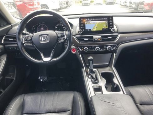 Used 2018 Honda Accord Touring image 9