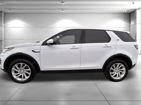 Used 2018 Land Rover Discovery Sport HSE image 4