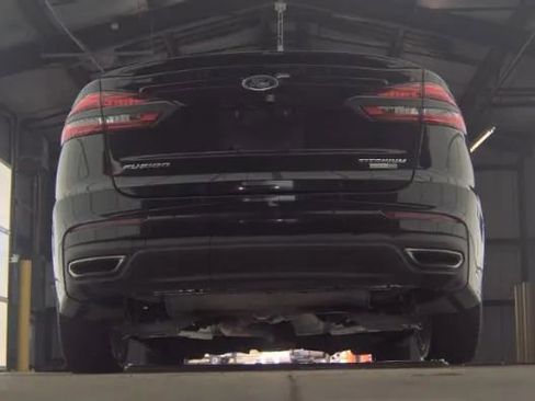 Used 2019 Ford Fusion Titanium image 8