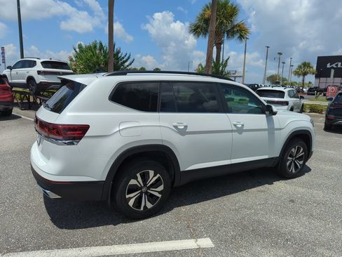 New 2026 Volkswagen Atlas SE FWD image 5