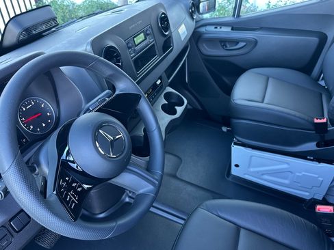 New 2025 Mercedes-Benz Sprinter 2500 image 10