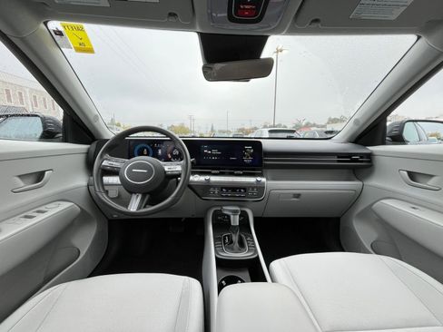 Used 2025 Hyundai Kona SEL image 33