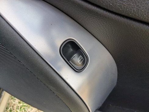 Used 2006 Mercedes-Benz C 230 Sedan image 35