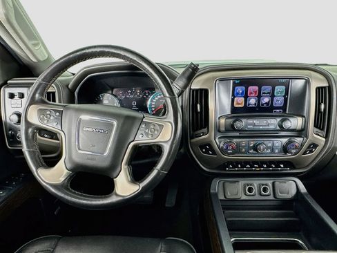 Used 2017 GMC Sierra 2500 Denali w/ Duramax Plus Package AWD/4WD image 12