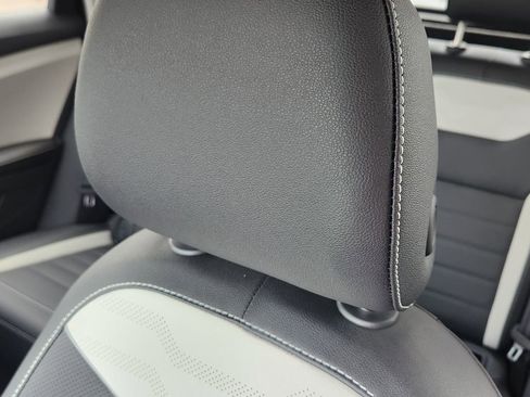 New 2026 Volkswagen Taos SEL AWD/4WD image 6