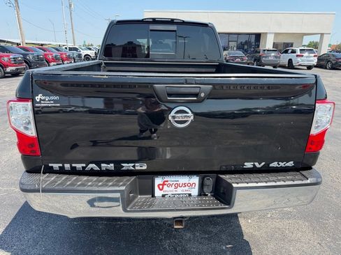 Used 2017 Nissan Titan SV AWD/4WD image 16
