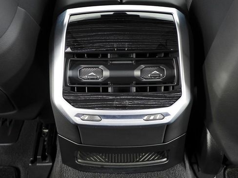 Used 2023 BMW 740i w/ Parking Assistance Package RWD image 23