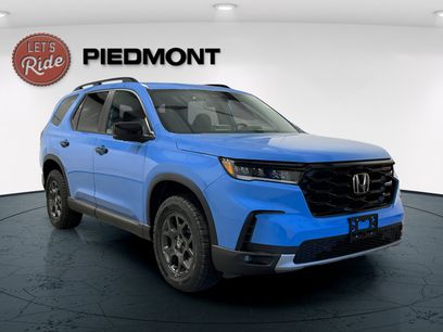 New 2025 Honda Pilot TrailSport