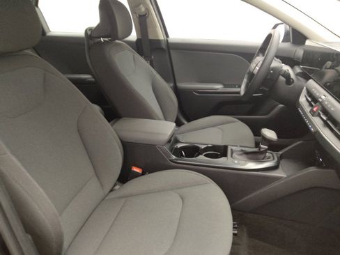 Used 2025 Kia K4 FWD image 21