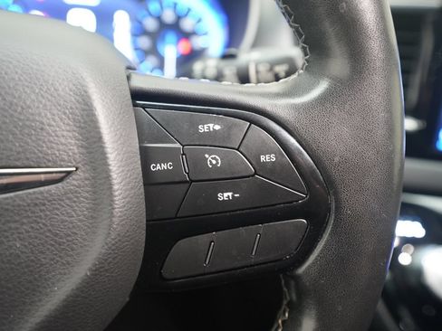 Used 2020 Chrysler Pacifica Touring-L Plus w/ S Appearance Package FWD image 20
