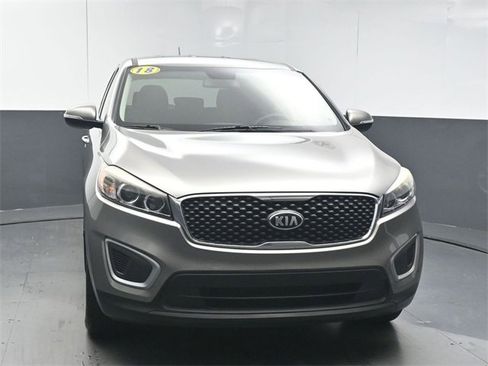 Used 2018 Kia Sorento L image 4