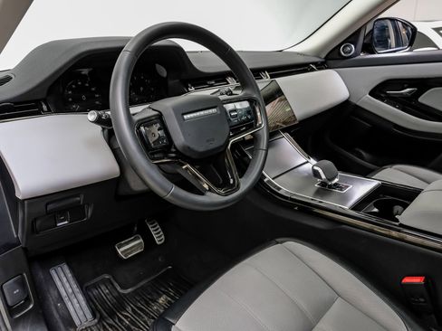 Used 2024 Land Rover Range Rover Evoque Dynamic SE image 3