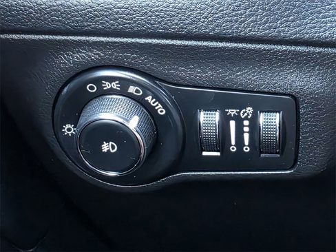 Used 2019 Jeep Compass Altitude image 23