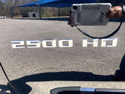 Used 2024 Chevrolet Silverado 2500 LTZ w/ LTZ Convenience Package image 10