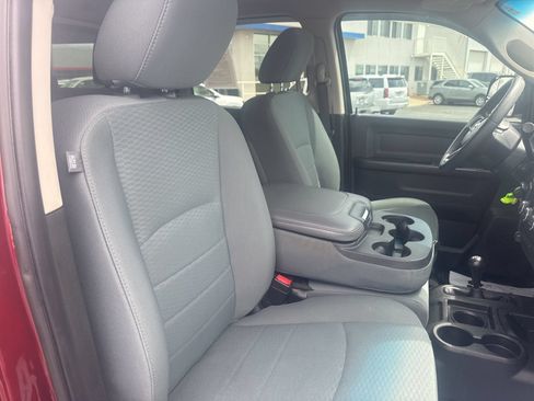 Used 2018 RAM 2500 Tradesman w/ Chrome Appearance Group AWD/4WD image 6