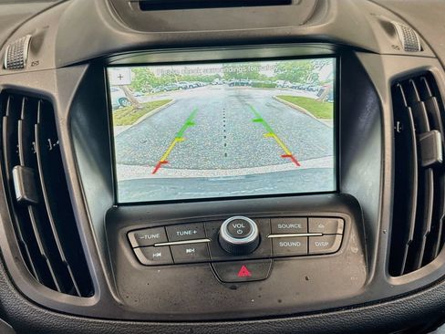 Used 2018 Ford Escape SE w/ SE Sync 3 Package AWD/4WD image 15