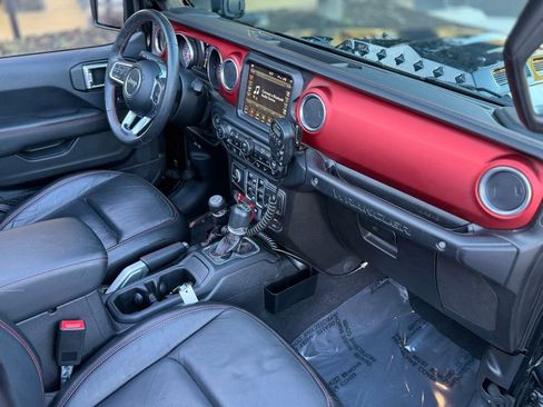 Used 2018 Jeep Wrangler Unlimited Rubicon image 35