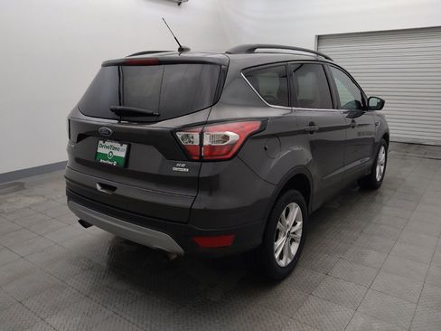 Used 2018 Ford Escape SE FWD image 9