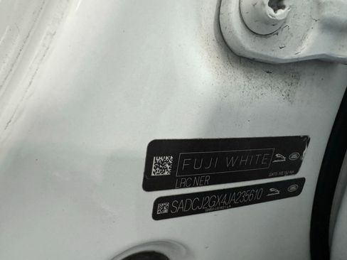 Used 2018 Jaguar F-PACE Premium image 28