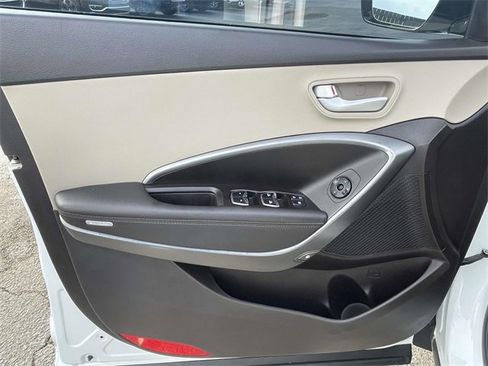 Used 2017 Hyundai Santa Fe Sport image 17