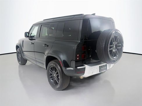 Used 2025 Land Rover Defender 110 S AWD/4WD image 3